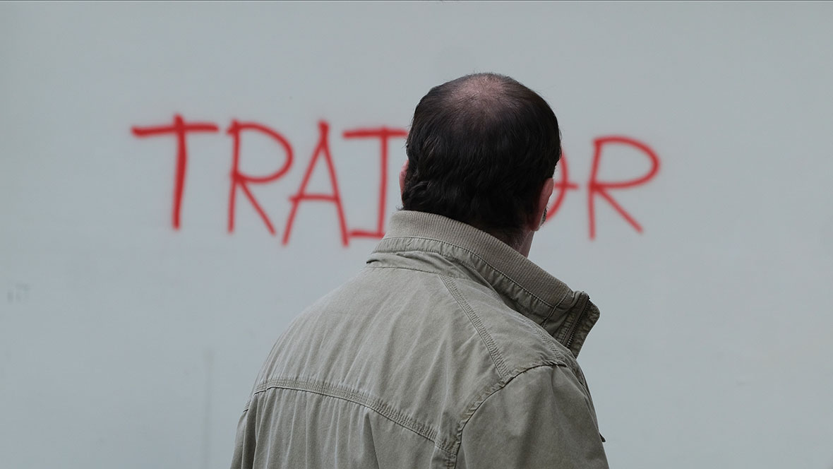 MAIXABEL | Film | Luis Tosar vor Graffity